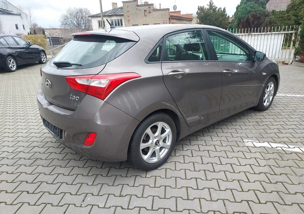 Hyundai I30 cena 31900 przebieg: 116000, rok produkcji 2012 z Radom małe 121